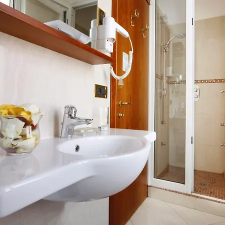 Hotel Ristorante Toscana 4*